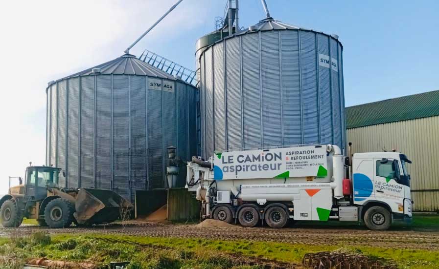 LE CAMION ASPIRATEUR : Toujours prêts à relever les défis !